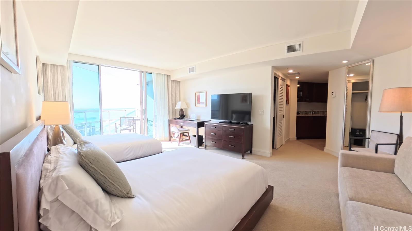 Trump Tower Waikiki condo # 2208, Honolulu, Hawaii - photo 4 of 25