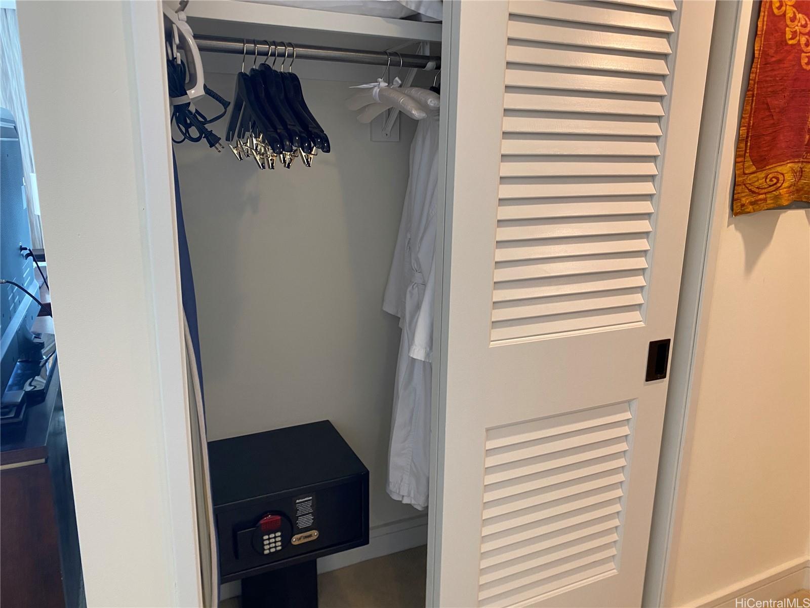 223 Saratoga Rd Honolulu - Rental - photo 12 of 18