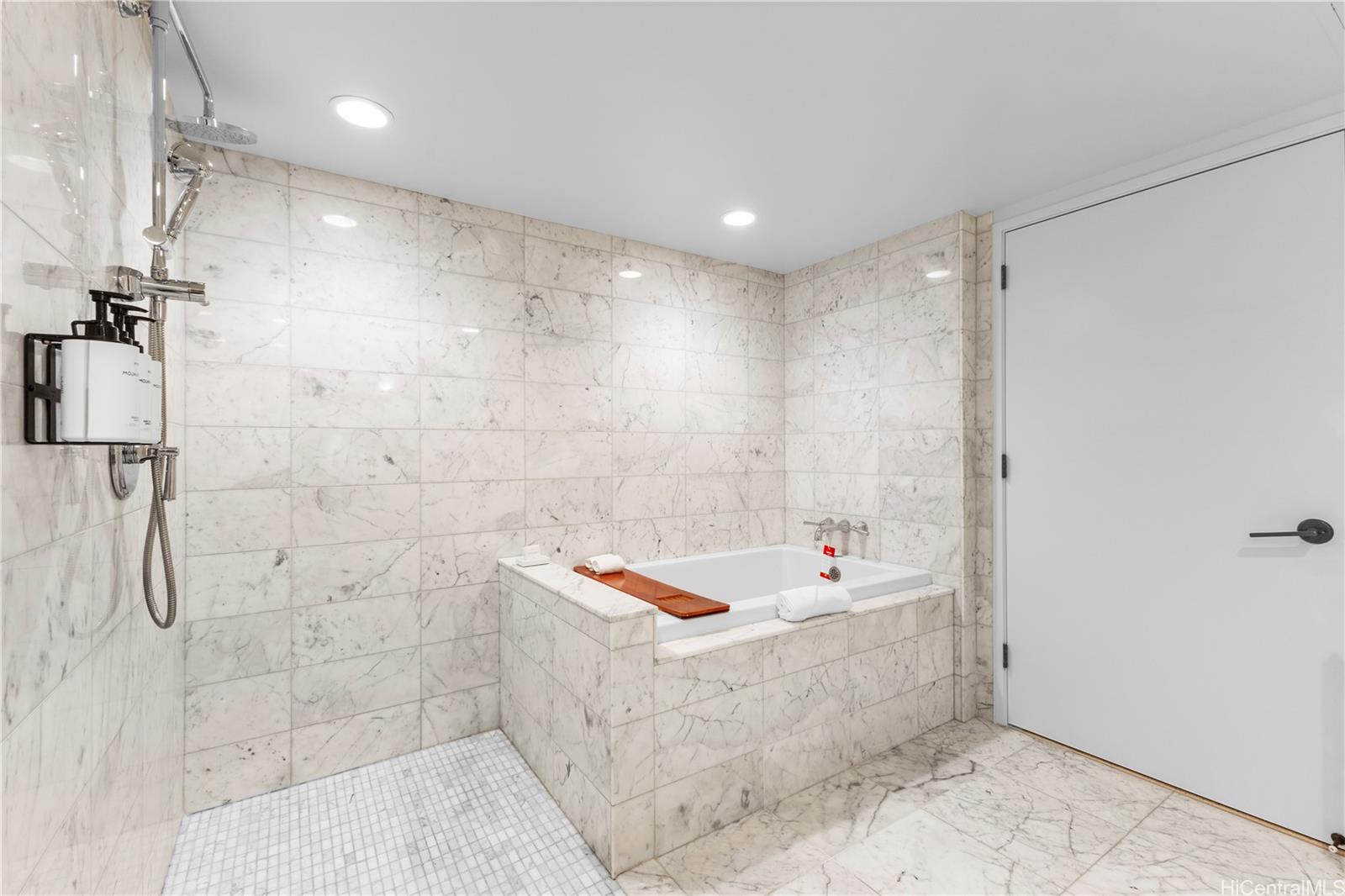 Trump Tower Waikiki condo # 2322, Honolulu, Hawaii - photo 10 of 16