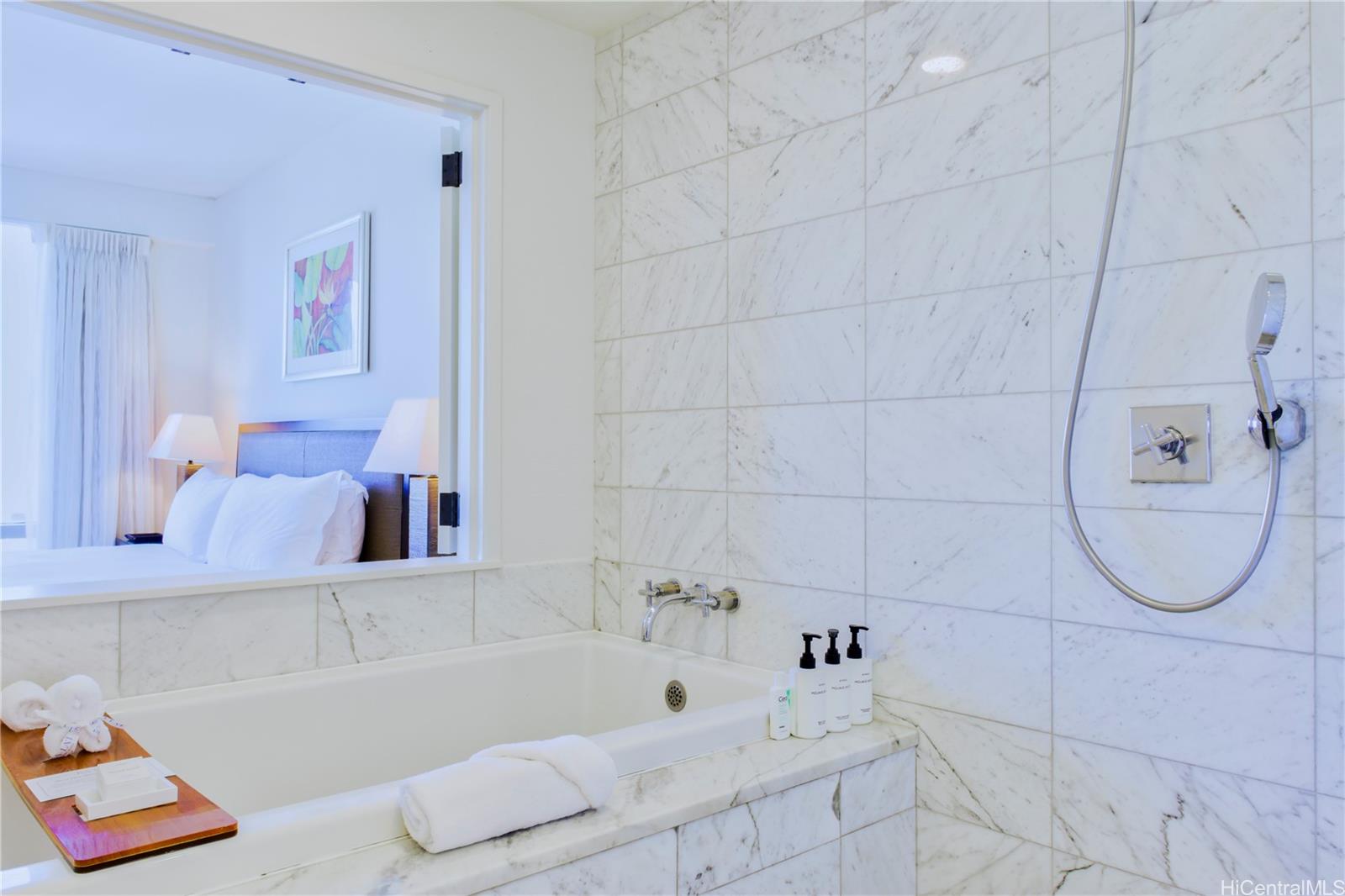 223 Saratoga Road Honolulu - Rental - photo 17 of 23