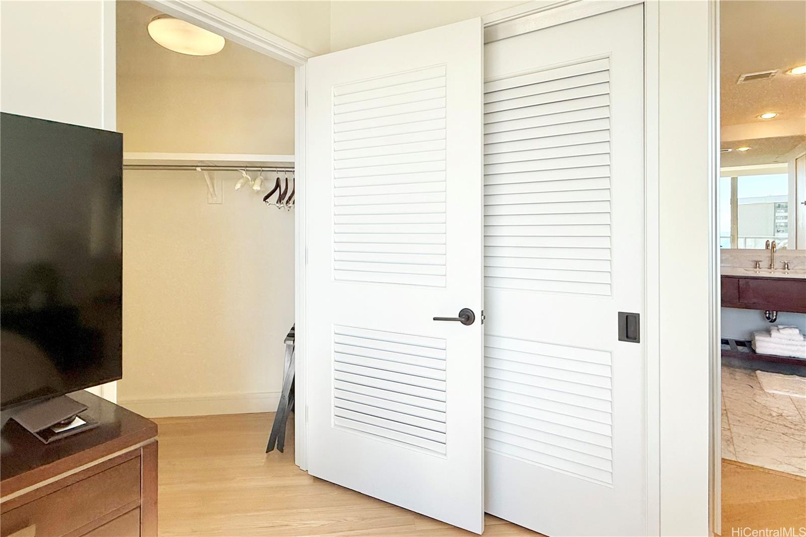 Trump Tower Waikiki condo # 2802 (Corner End), Honolulu, Hawaii - photo 13 of 23