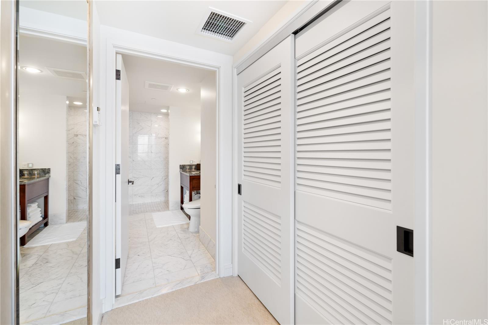 Trump Tower Waikiki condo # 2802 (Corner End), Honolulu, Hawaii - photo 18 of 23