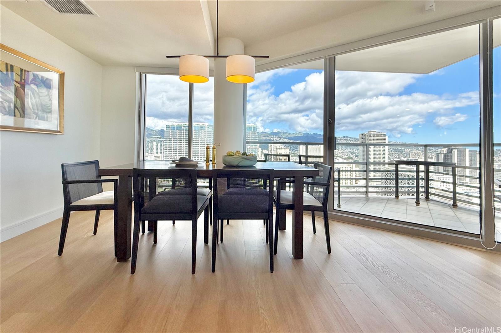 Trump Tower Waikiki condo # 2802 (Corner End), Honolulu, Hawaii - photo 7 of 23