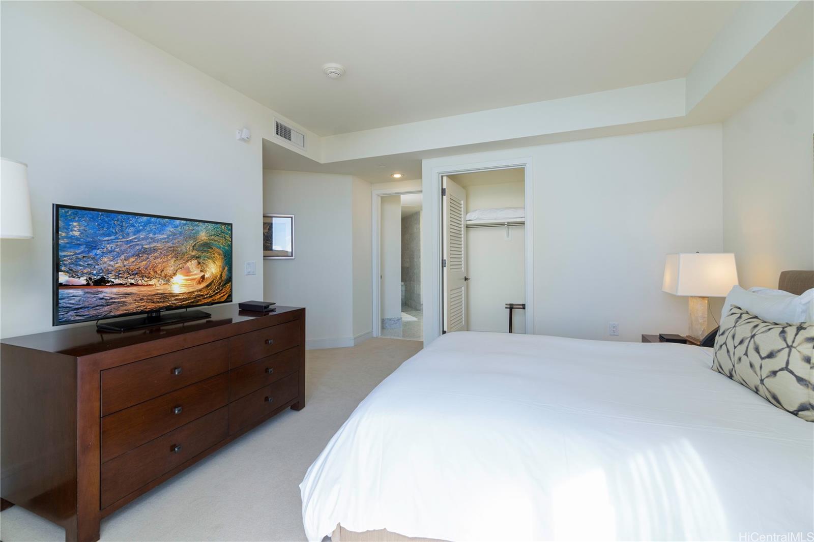 223 Saratoga Road Honolulu - Rental - photo 14 of 18