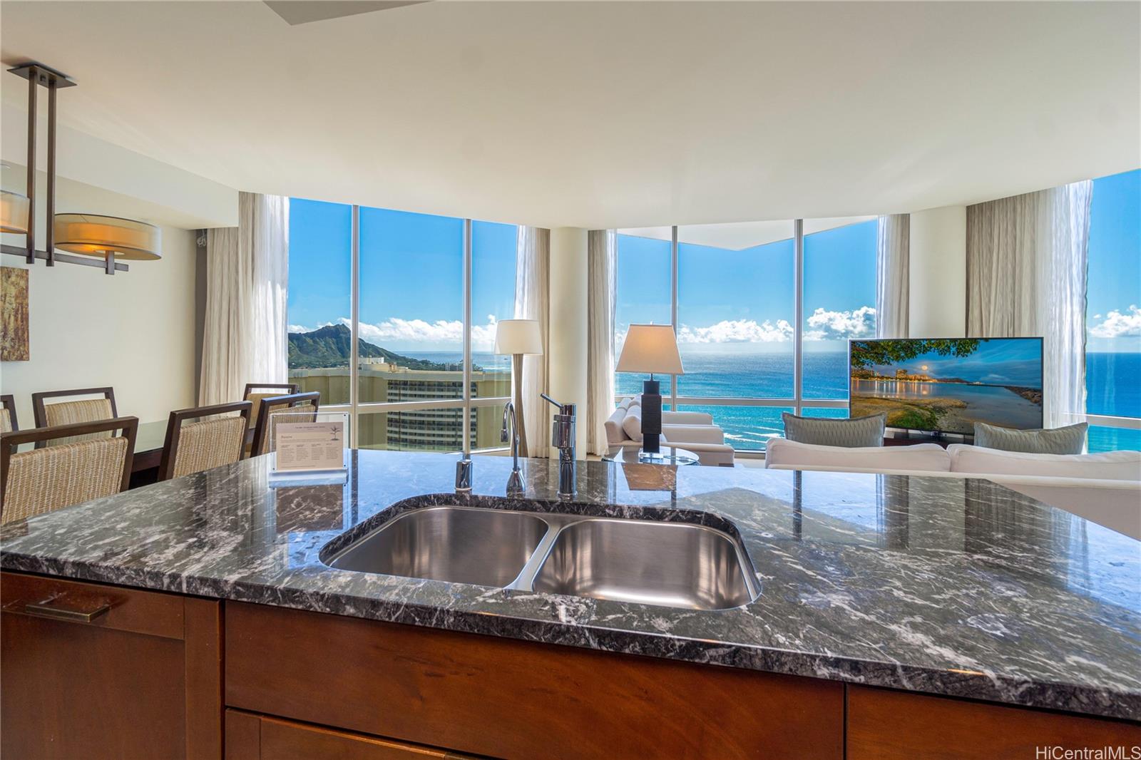 223 Saratoga Road Honolulu - Rental - photo 4 of 18