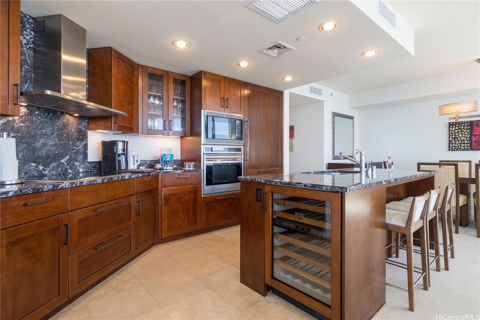 223 Saratoga Road Honolulu - Rental - photo 6 of 18