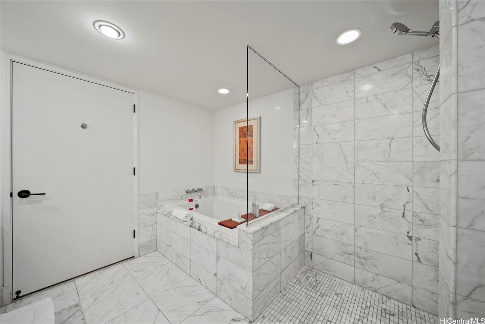 Trump Tower Waikiki condo # 901, Honolulu, Hawaii - photo 7 of 13