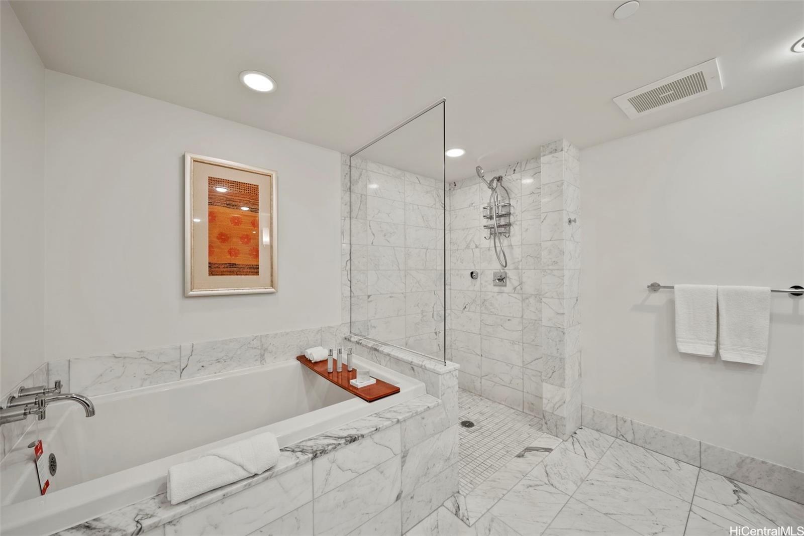 Trump Tower Waikiki condo # 901, Honolulu, Hawaii - photo 8 of 13