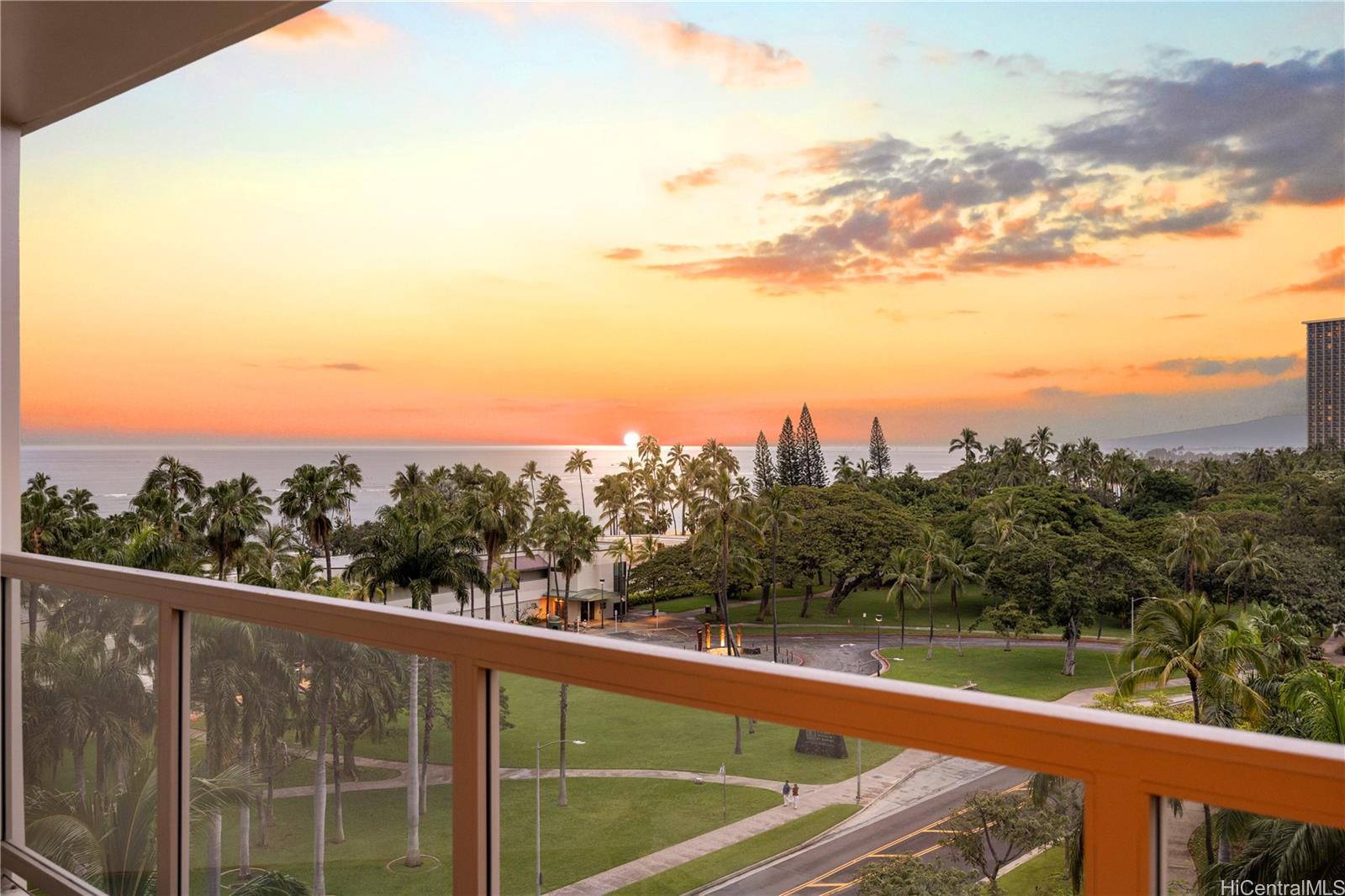 Trump Tower Waikiki condo # 817, HONOLULU, Hawaii - photo 2 of 25
