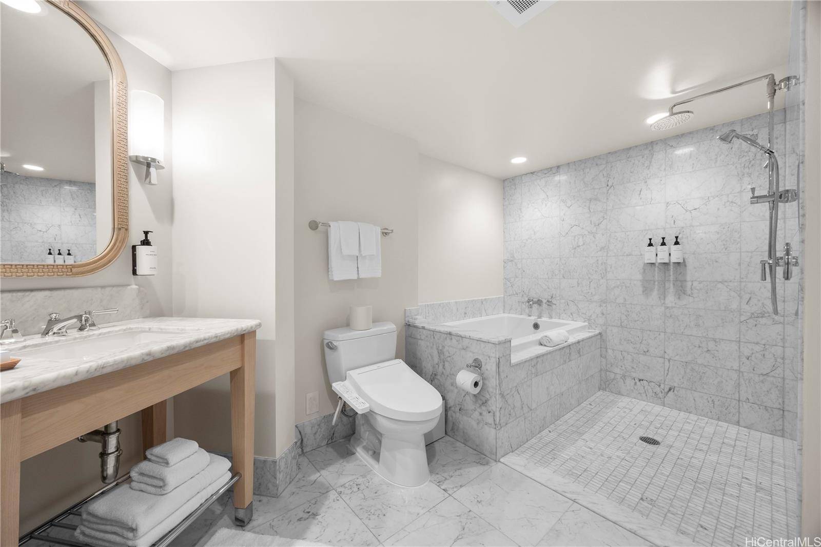 Trump Tower Waikiki condo # 817, HONOLULU, Hawaii - photo 19 of 25