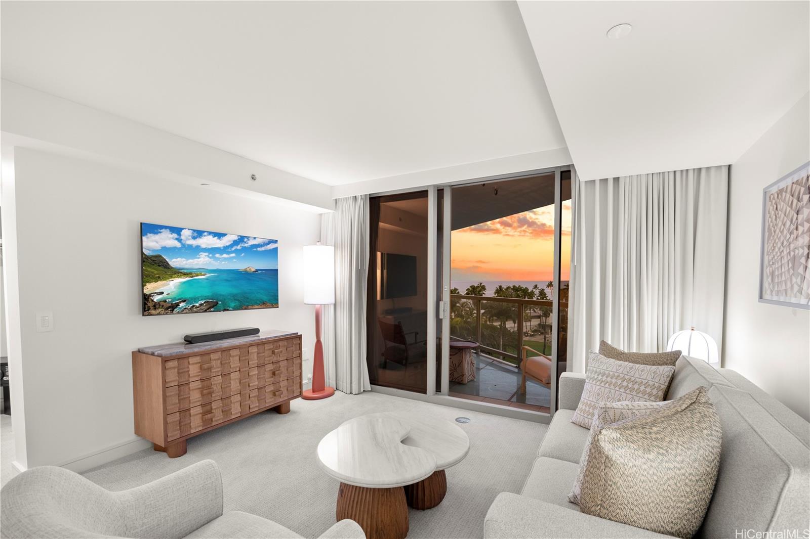 Trump Tower Waikiki condo # 817, HONOLULU, Hawaii - photo 7 of 25