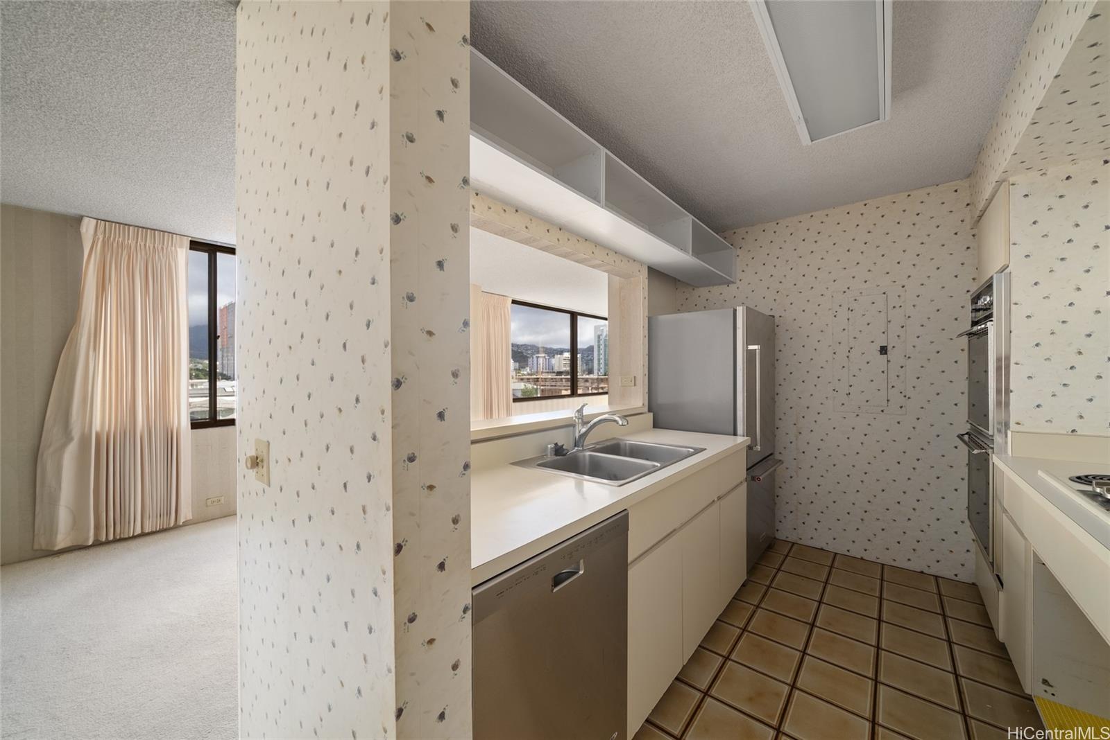 Kapiolani House condo # 404, Honolulu, Hawaii - photo 15 of 25