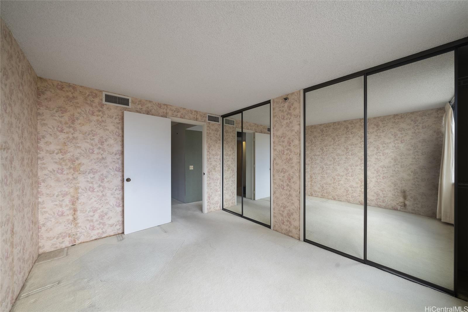 Kapiolani House condo # 404, Honolulu, Hawaii - photo 18 of 25