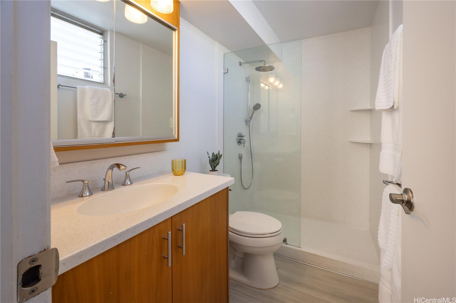 2233 Ala Wai condo # 10C, Honolulu, Hawaii - photo 16 of 25