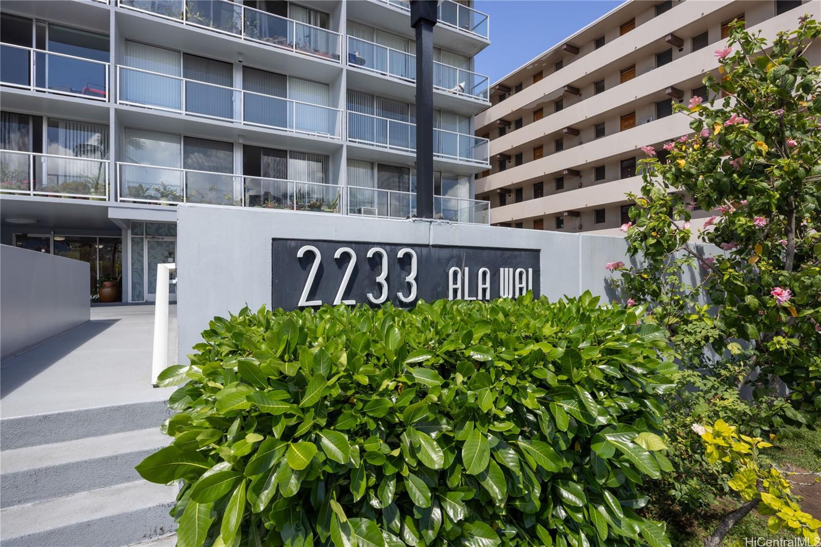 2233 Ala Wai condo # 10C, Honolulu, Hawaii - photo 3 of 25