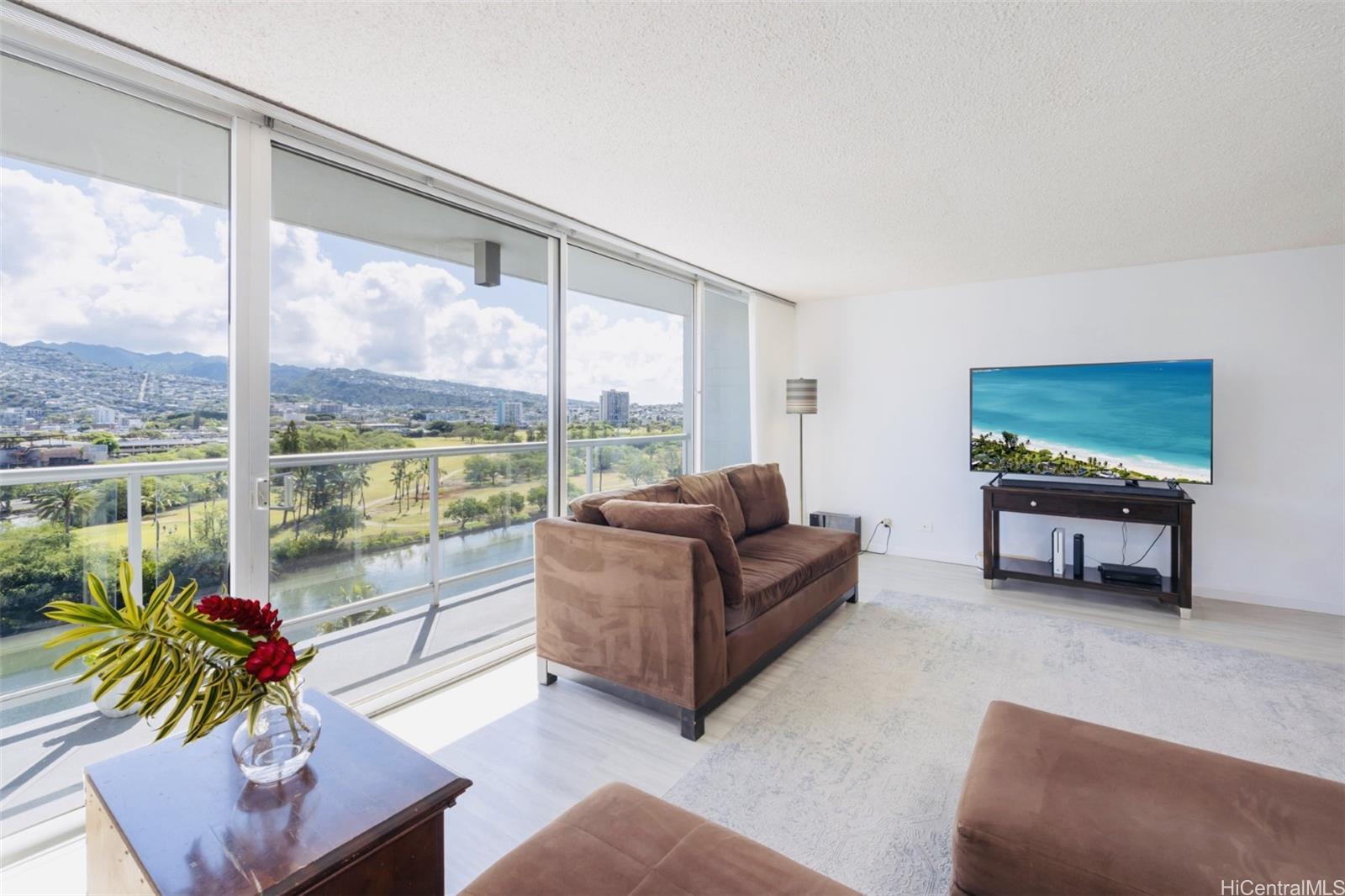 2233 Ala Wai condo # 10C, Honolulu, Hawaii - photo 4 of 25