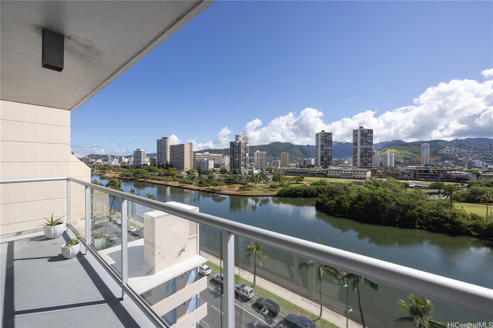 2233 Ala Wai condo # 10C, Honolulu, Hawaii - photo 6 of 25