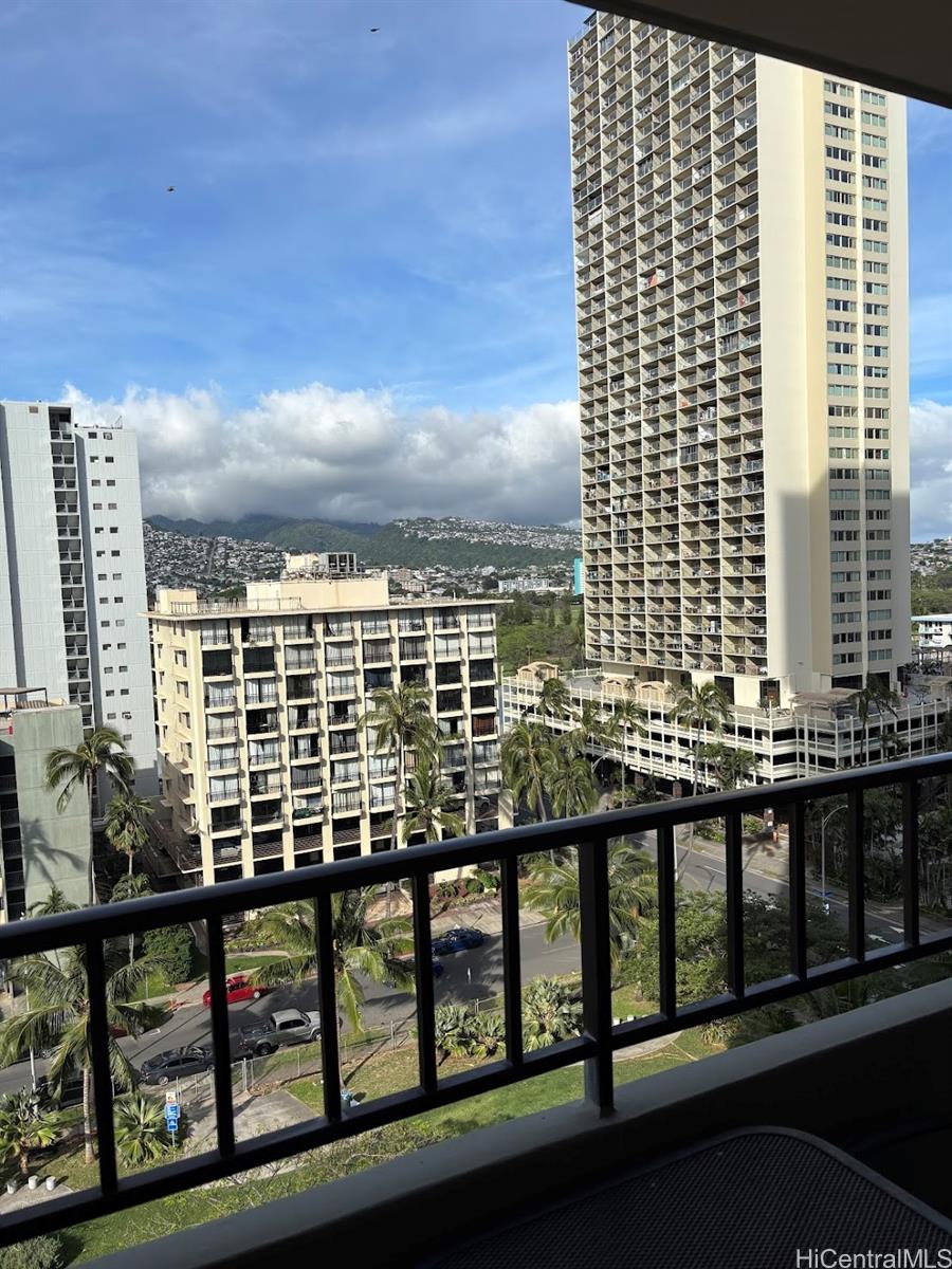 2240 Kuhio Ave Honolulu - Rental - photo 2 of 14