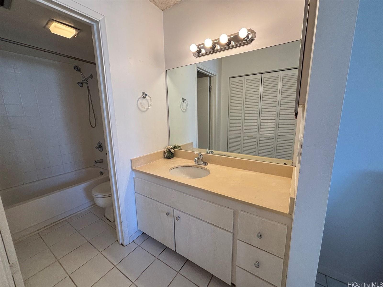 2240 Kuhio Ave Honolulu - Rental - photo 12 of 14