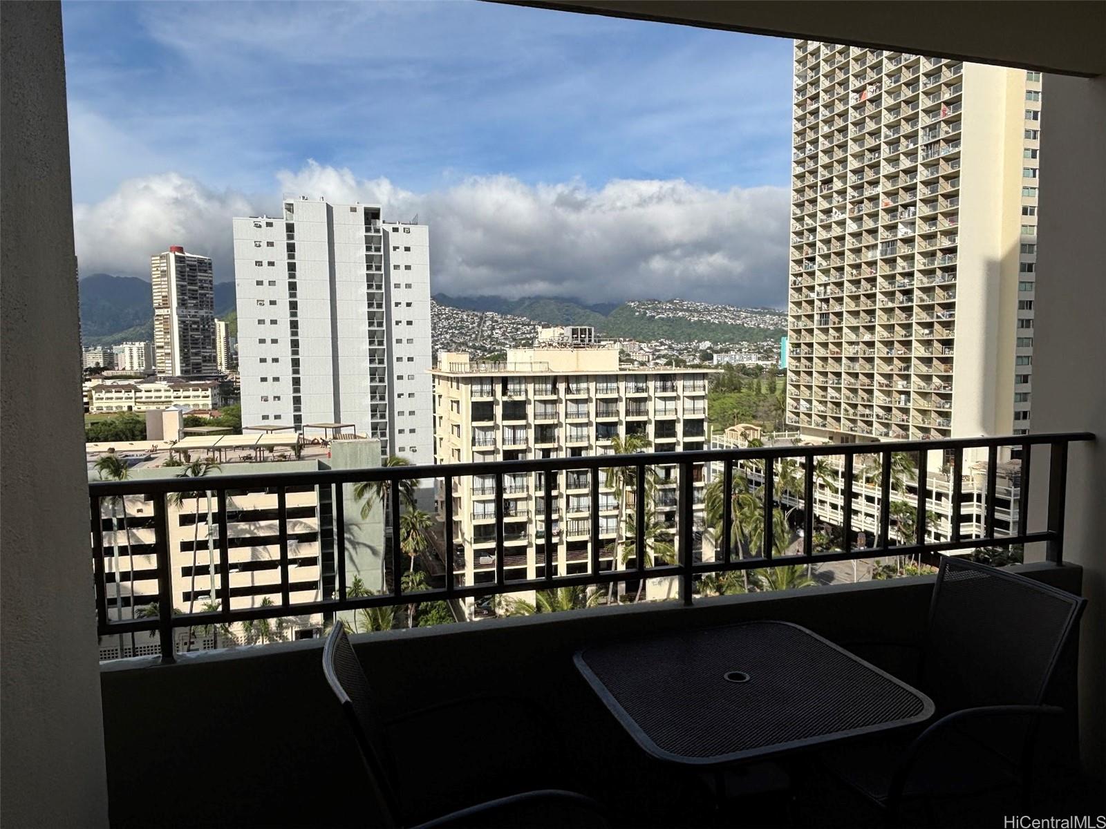 2240 Kuhio Ave Honolulu - Rental - photo 3 of 14