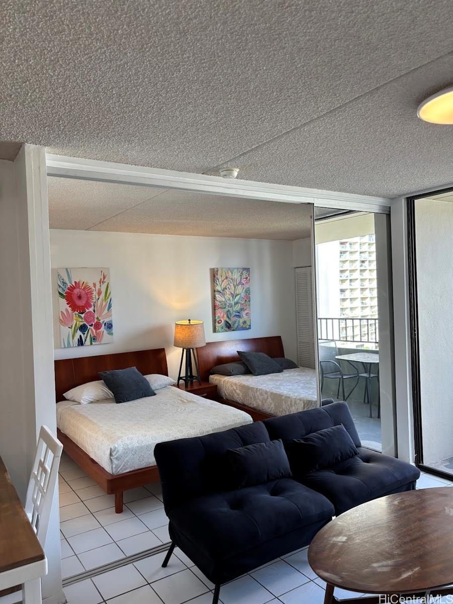 2240 Kuhio Ave Honolulu - Rental - photo 5 of 14