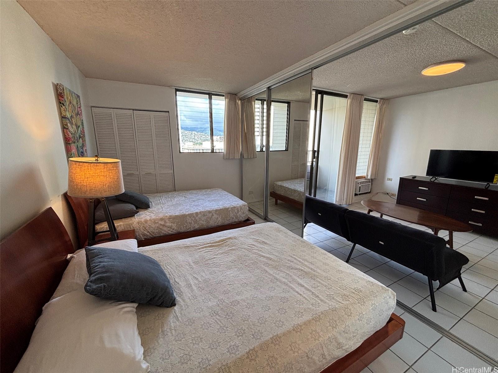 2240 Kuhio Ave Honolulu - Rental - photo 6 of 14