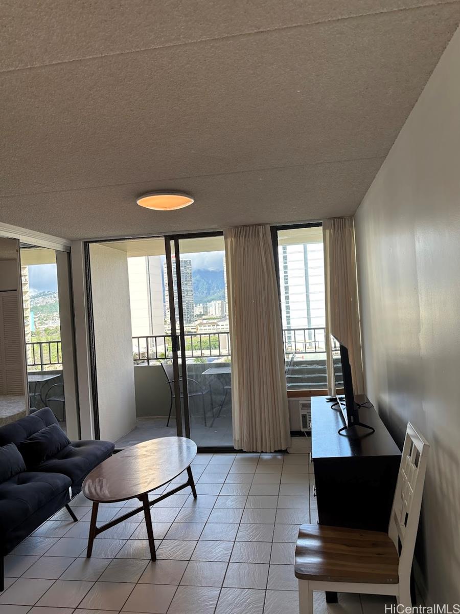 2240 Kuhio Ave Honolulu - Rental - photo 9 of 14