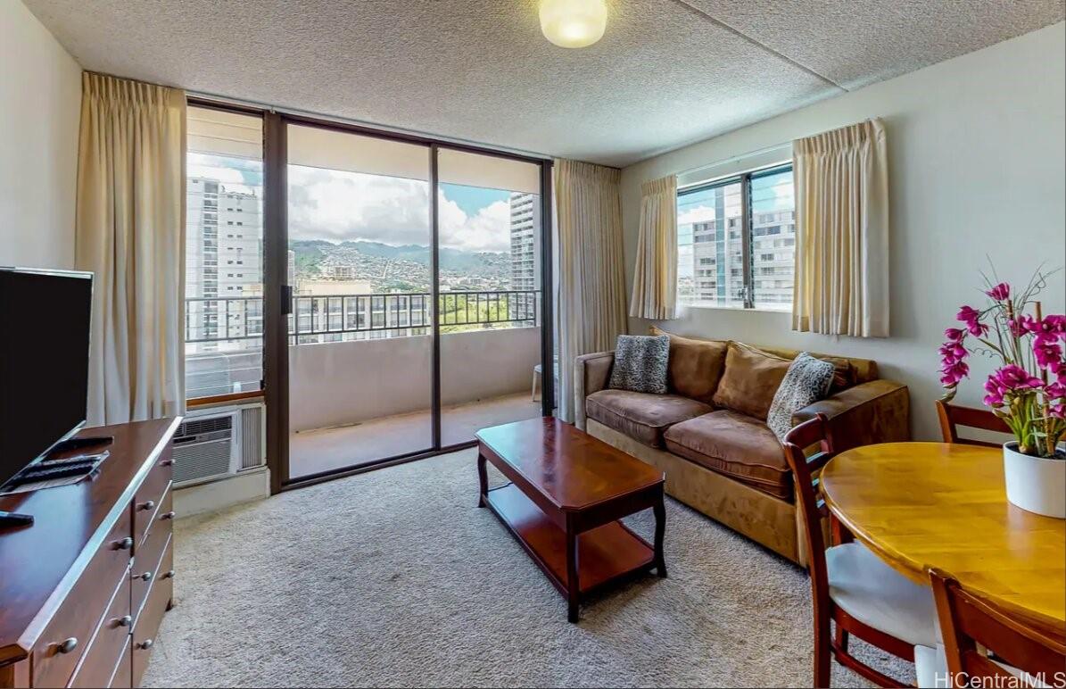Royal Kuhio condo # 1005, Honolulu, Hawaii - photo 3 of 18