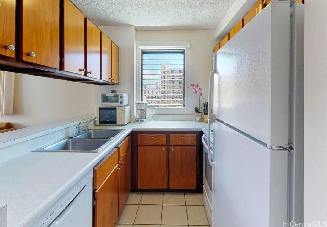 Royal Kuhio condo # 1005, Honolulu, Hawaii - photo 8 of 18