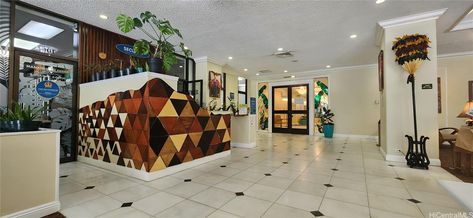 Royal Kuhio condo # 1006, Honolulu, Hawaii - photo 14 of 15