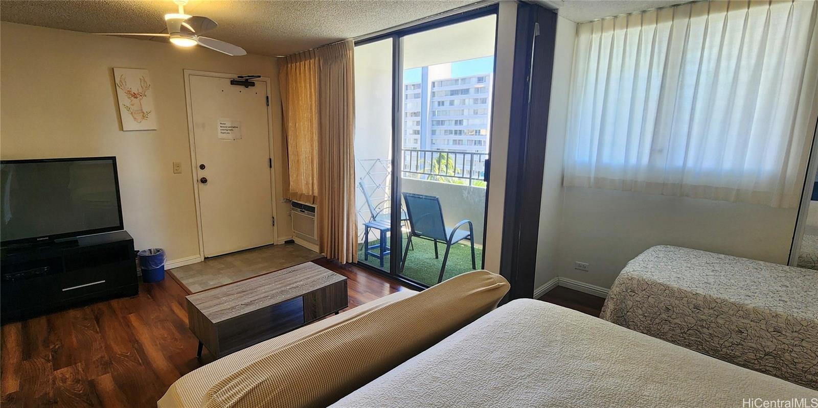 Royal Kuhio condo # 1006, Honolulu, Hawaii - photo 3 of 15