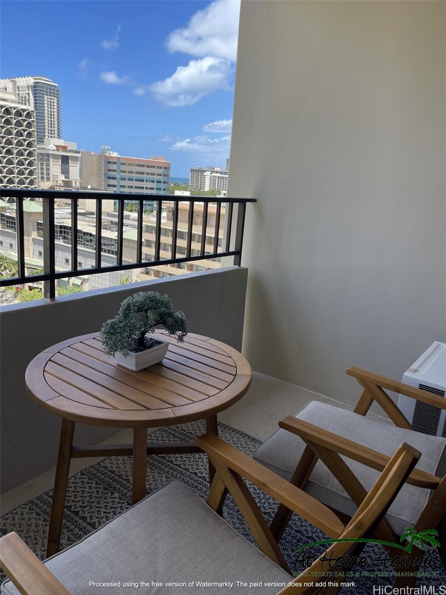 2240 Kuhio Ave Honolulu - Rental - photo 4 of 19