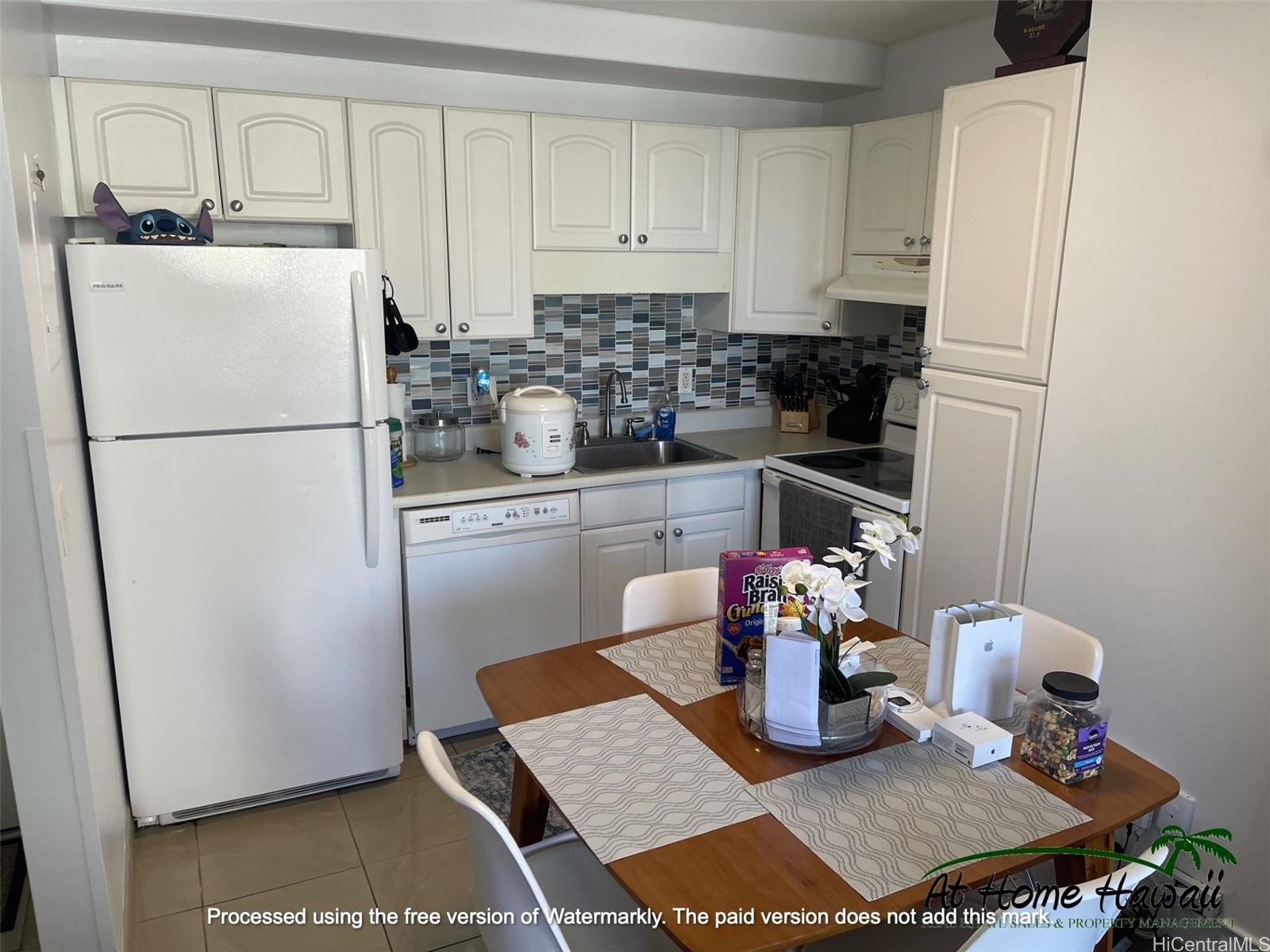 2240 Kuhio Ave Honolulu - Rental - photo 7 of 19
