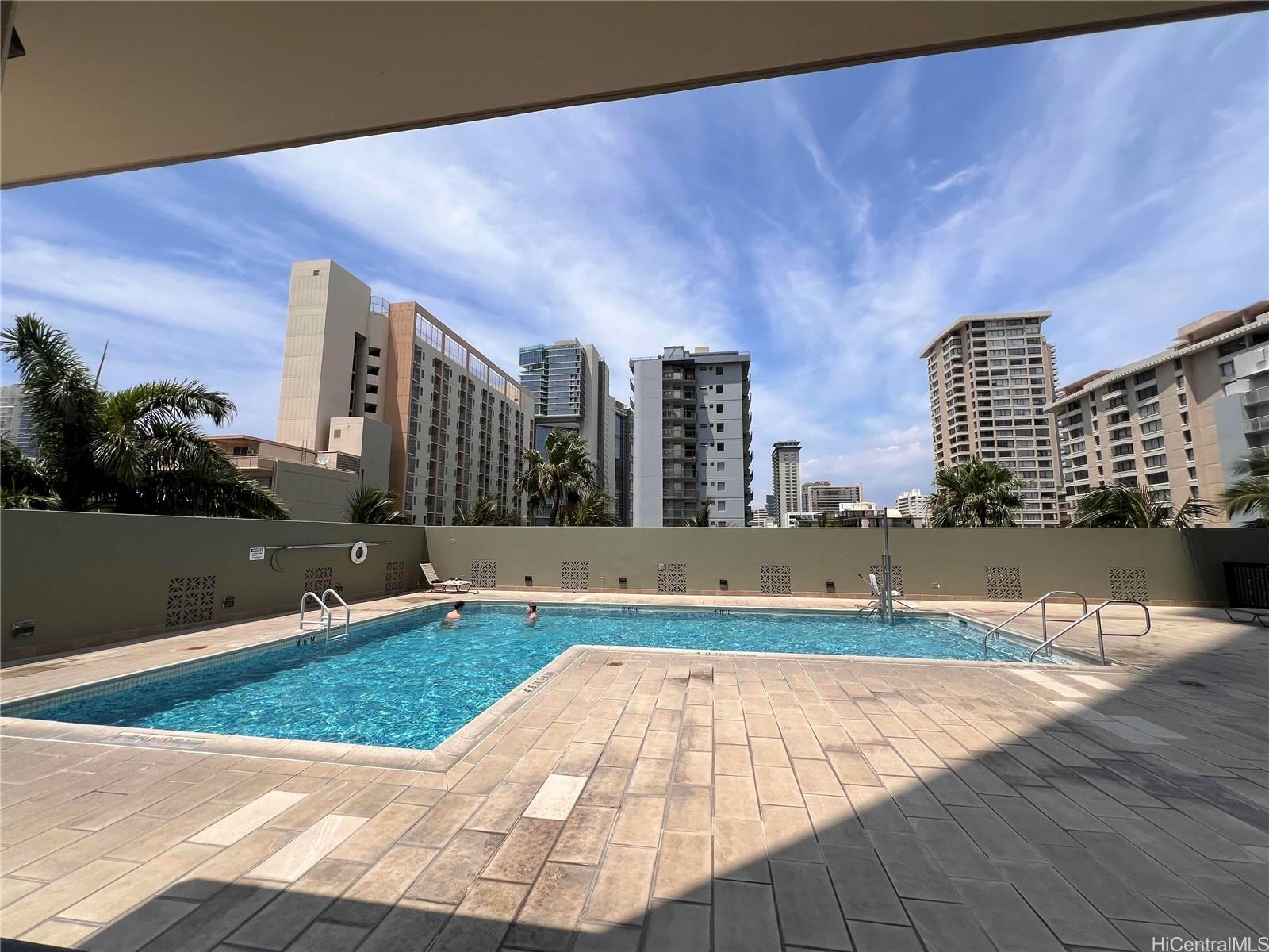 Royal Kuhio condo # 1609, Honolulu, Hawaii - photo 18 of 25