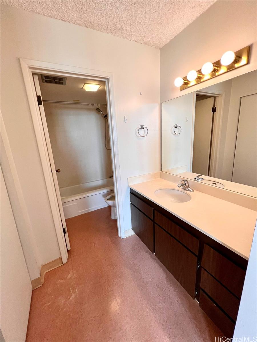 Royal Kuhio condo # 1609, Honolulu, Hawaii - photo 9 of 25