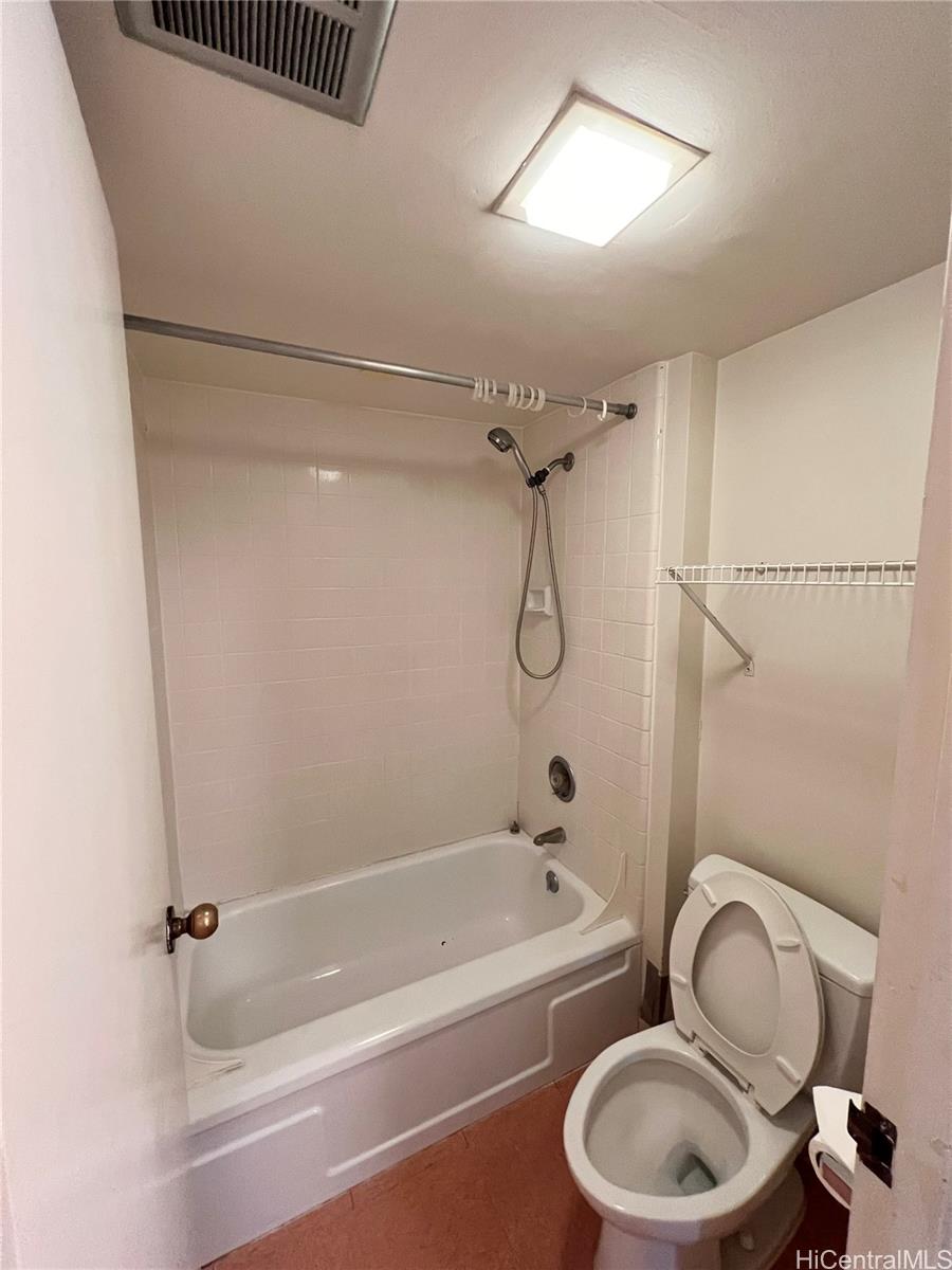 Royal Kuhio condo # 1609, Honolulu, Hawaii - photo 10 of 25