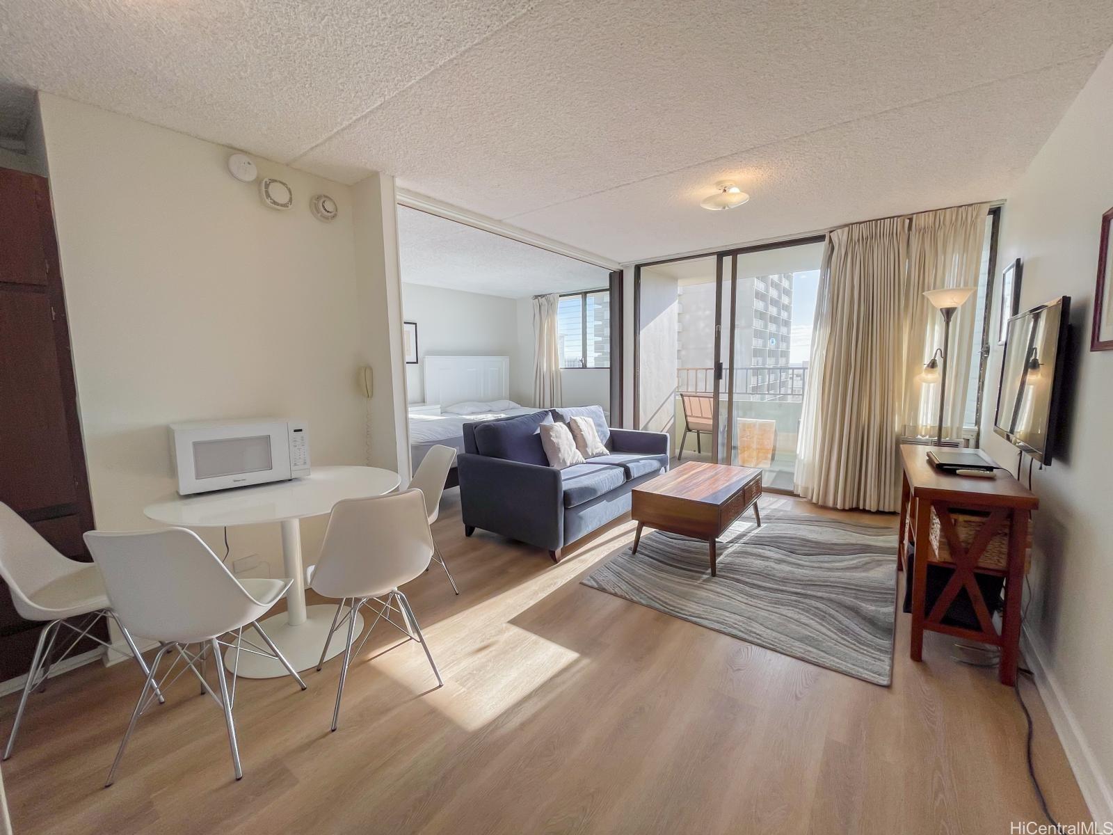 2240 Kuhio Ave Honolulu - Rental - photo 2 of 21