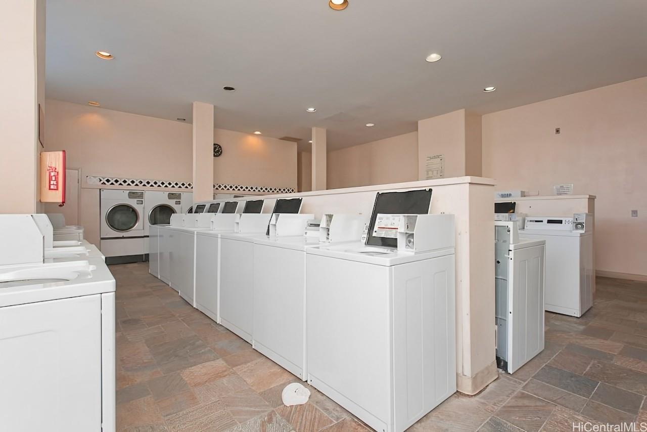 2240 Kuhio Ave Honolulu - Rental - photo 16 of 21