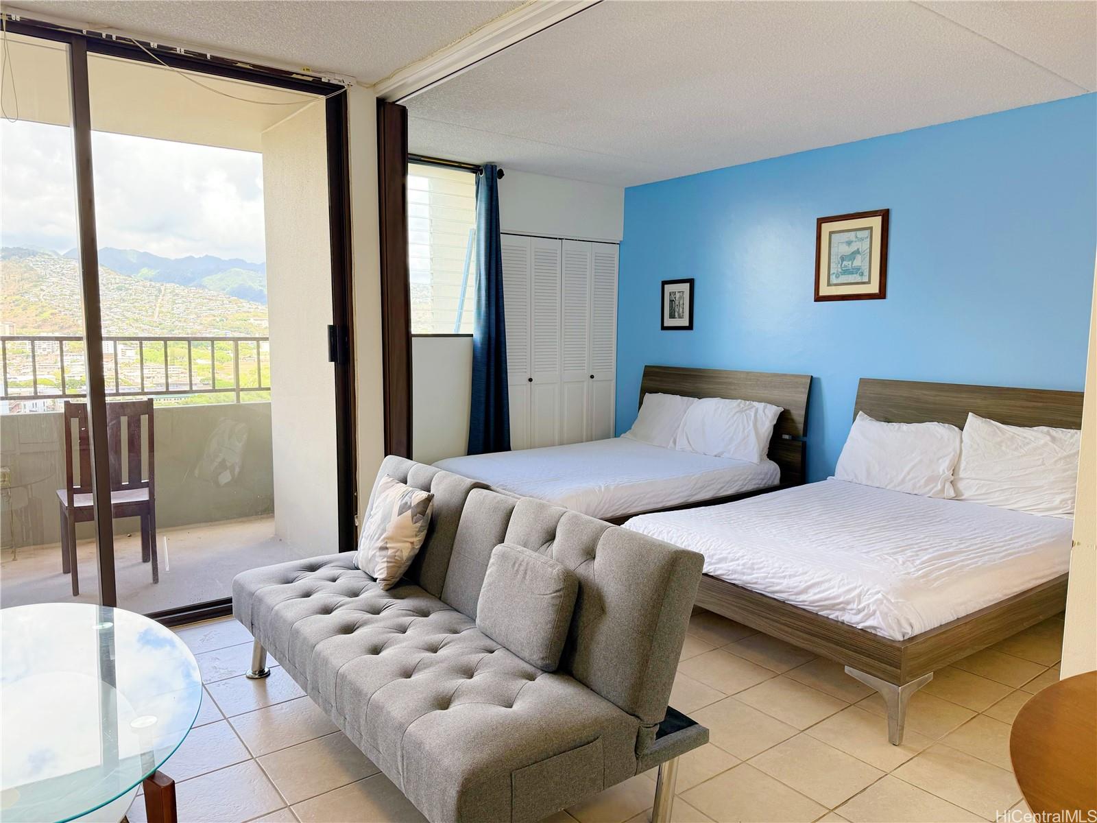 Royal Kuhio condo # 2004, Honolulu, Hawaii - photo 5 of 8