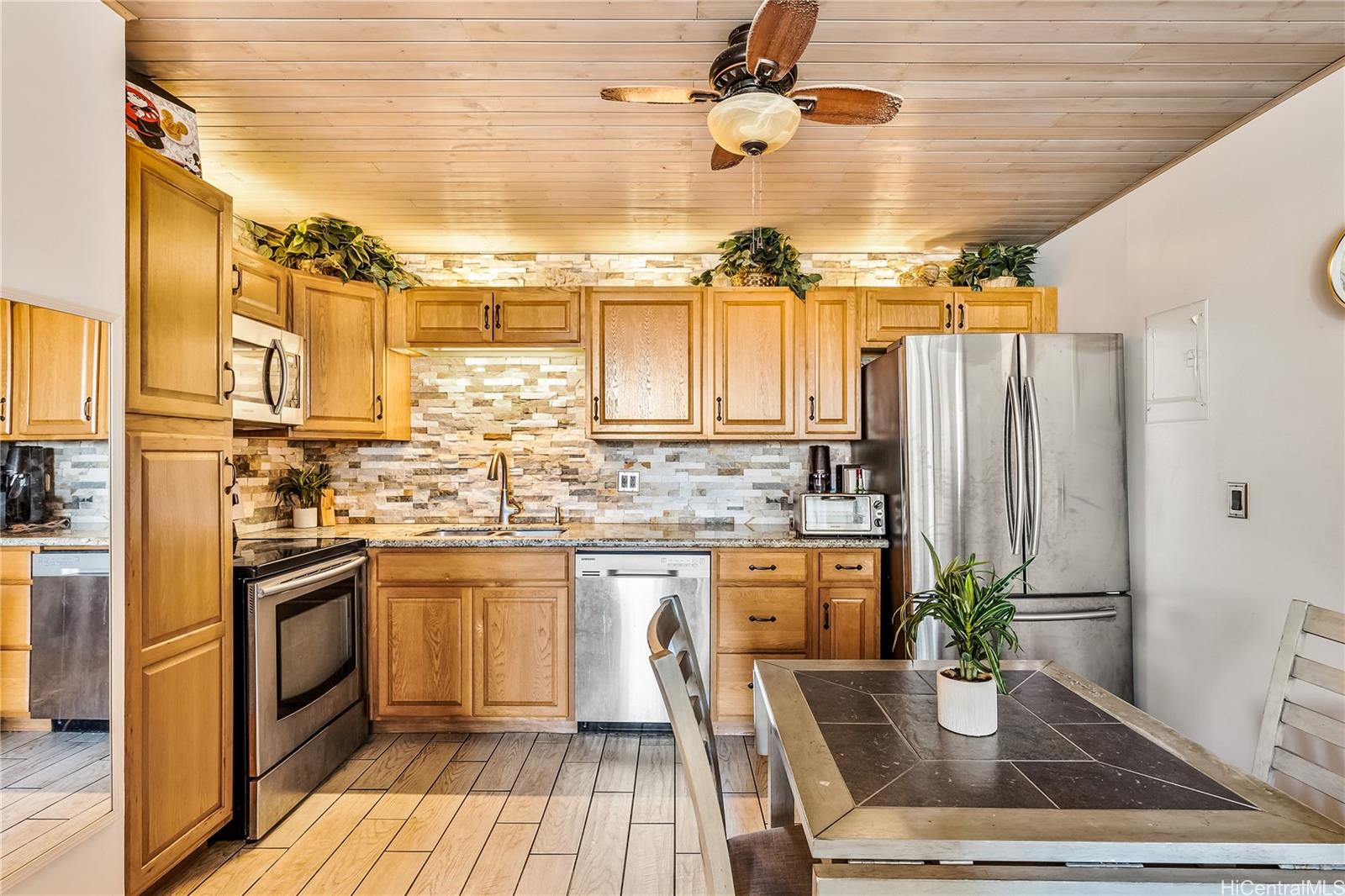 Royal Kuhio condo # 2006, Honolulu, Hawaii - photo 2 of 24