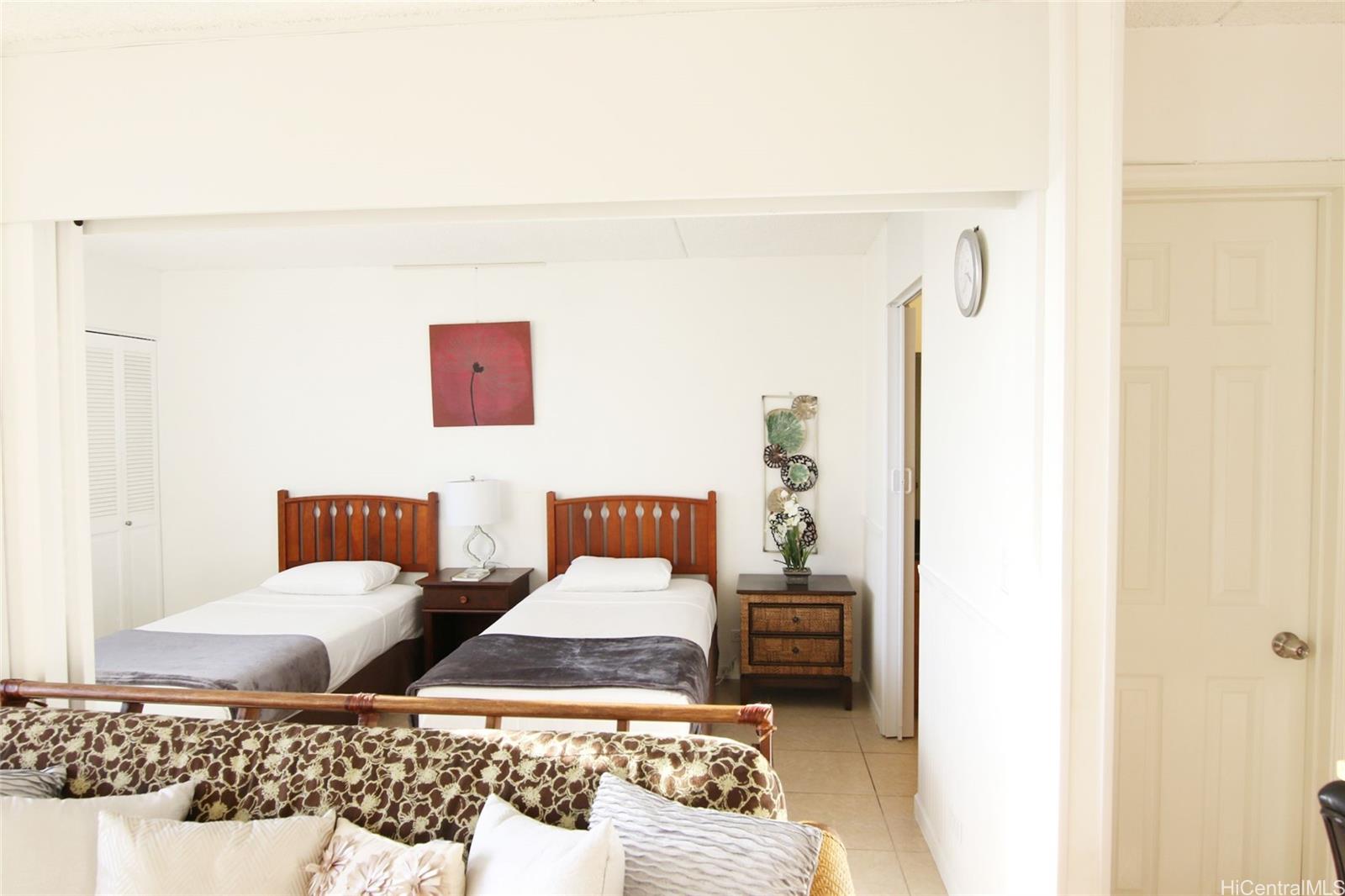 Royal Kuhio condo # 2011, Honolulu, Hawaii - photo 4 of 6