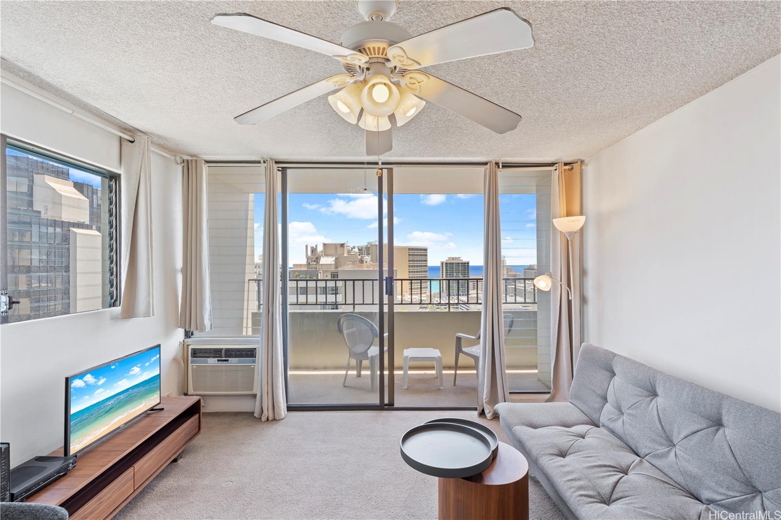 2240 Kuhio Ave Honolulu - Rental - photo 5 of 25