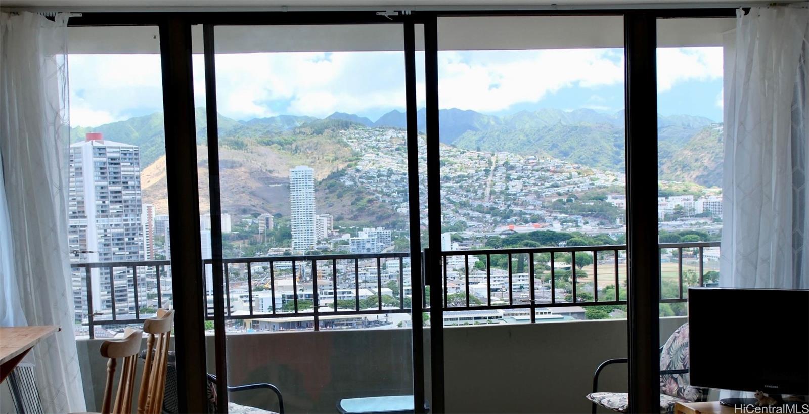 Royal Kuhio condo # 2401, Honolulu, Hawaii - photo 2 of 10