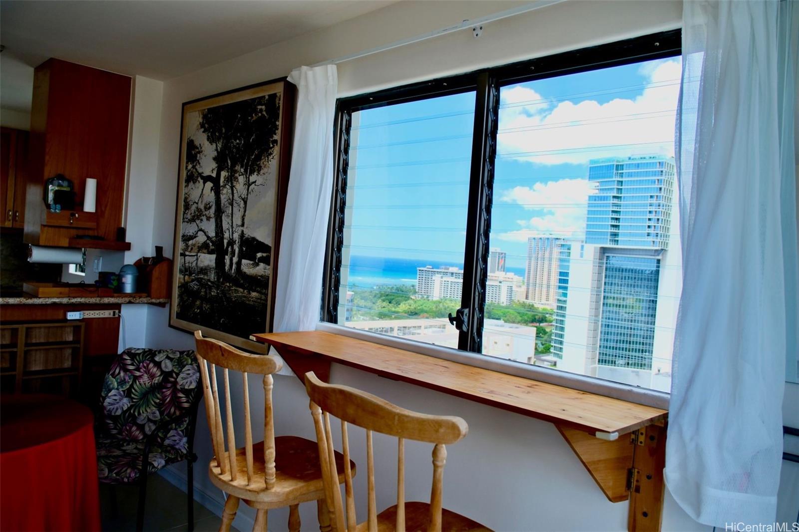 Royal Kuhio condo # 2401, Honolulu, Hawaii - photo 4 of 10