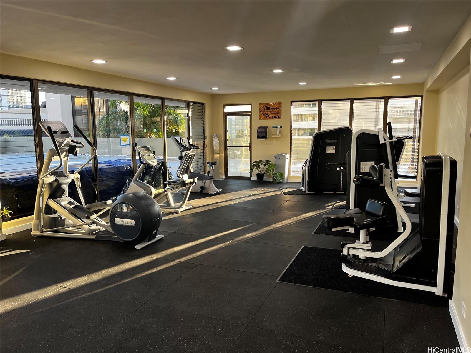 Royal Kuhio condo # 2405, Honolulu, Hawaii - photo 18 of 25