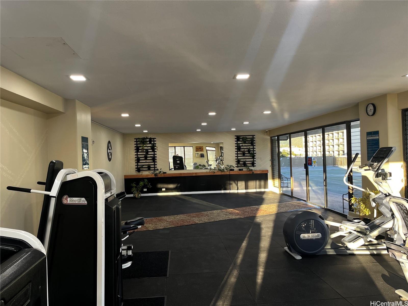 Royal Kuhio condo # 2405, Honolulu, Hawaii - photo 20 of 25