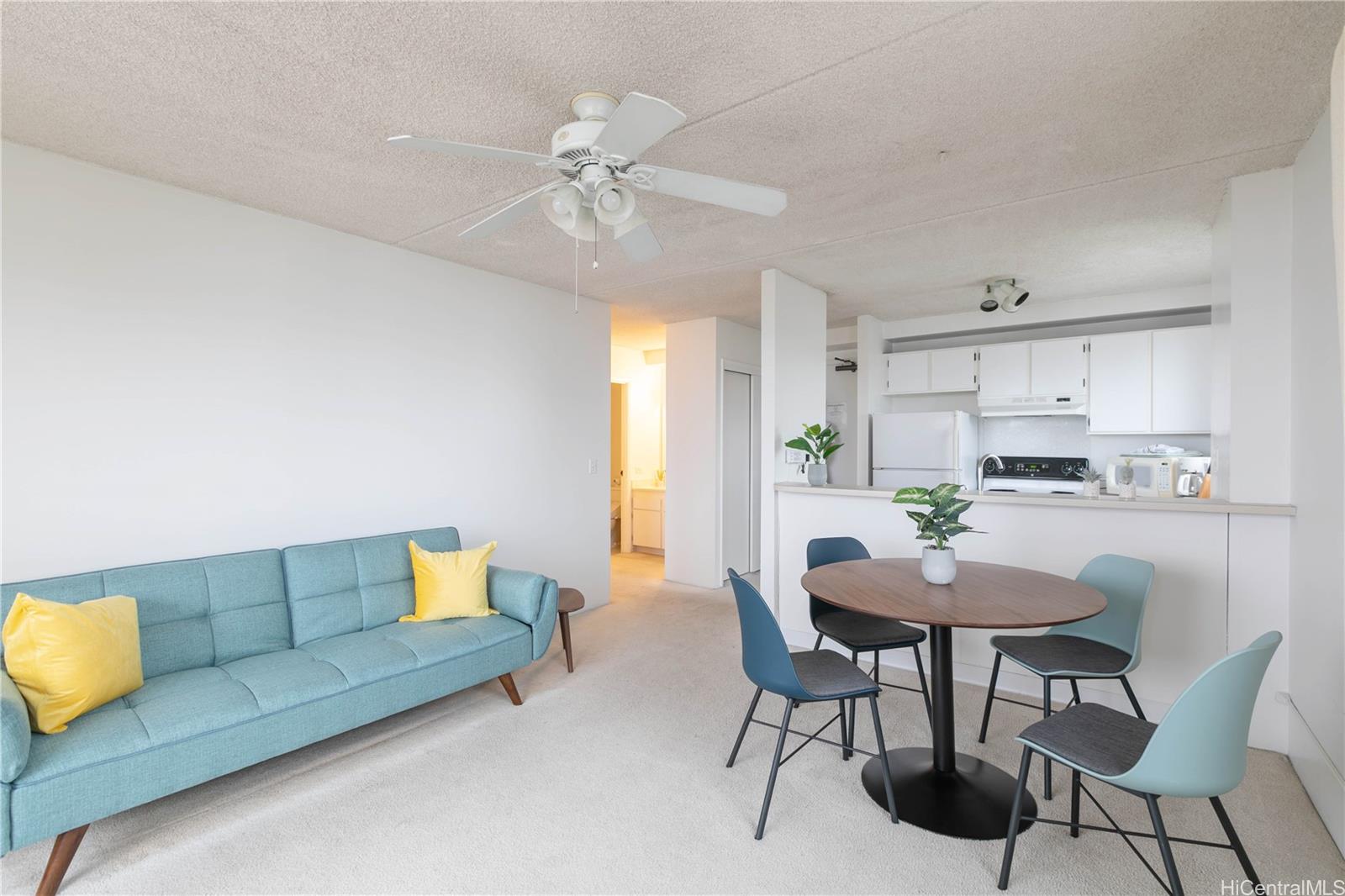 2240 Kuhio Ave Honolulu - Rental - photo 4 of 25