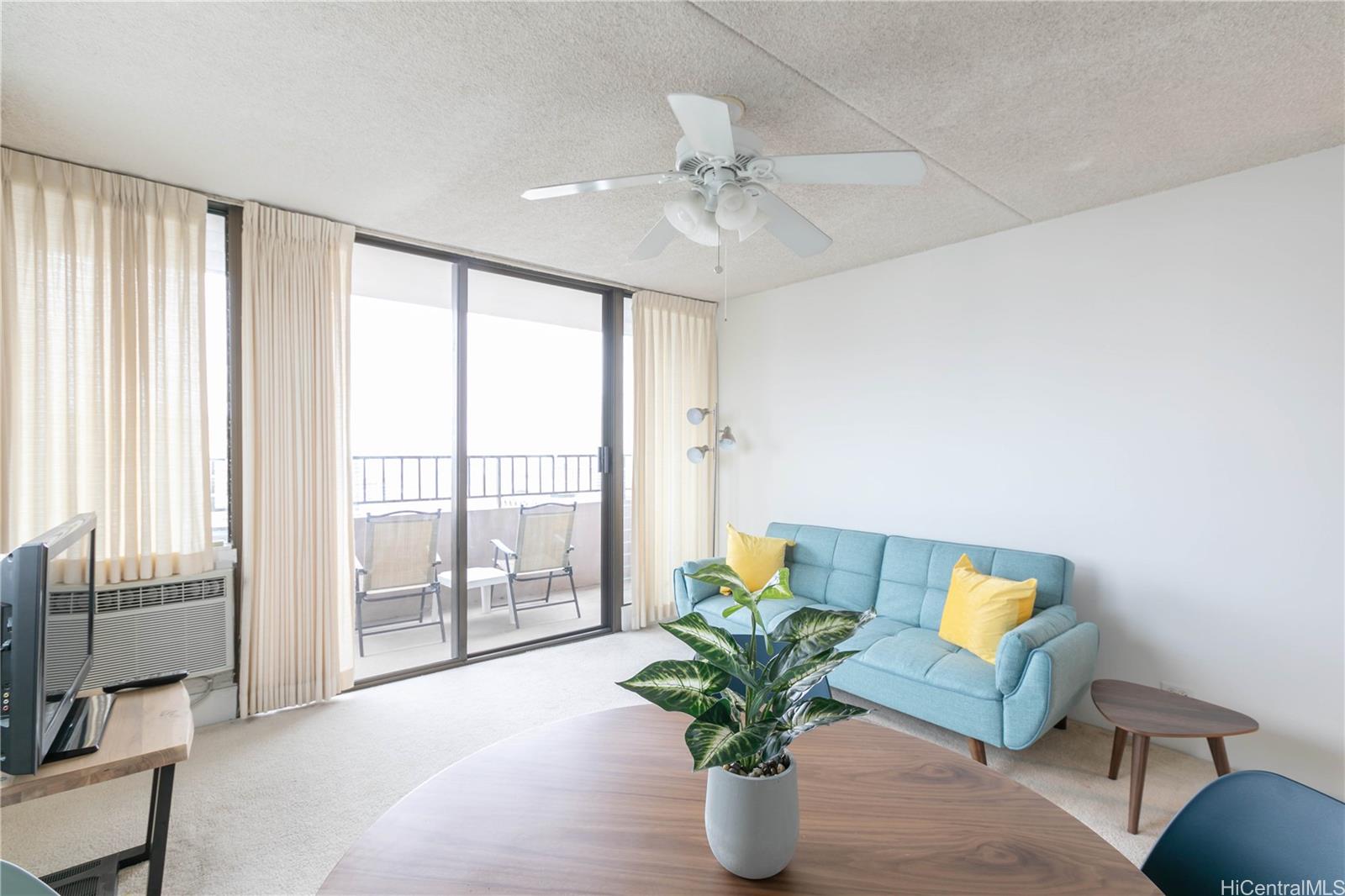 2240 Kuhio Ave Honolulu - Rental - photo 5 of 25