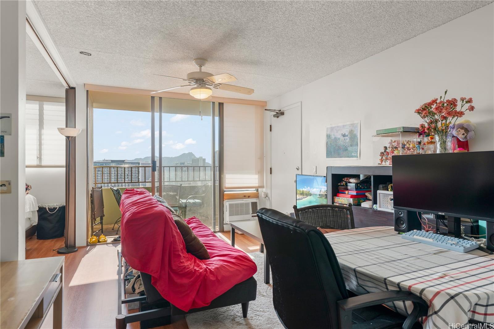 Royal Kuhio condo # 3007, Honolulu, Hawaii - photo 11 of 23