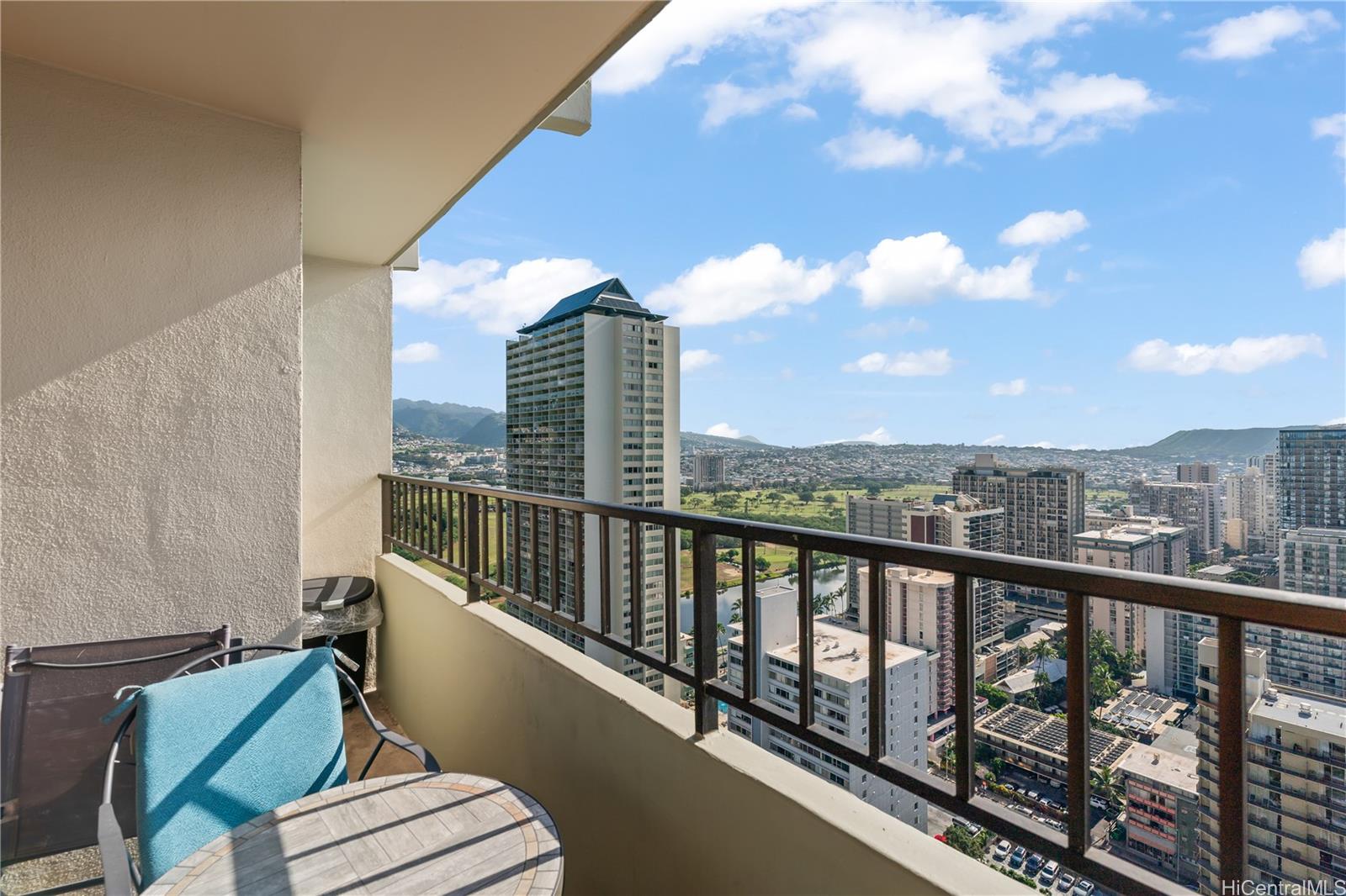 Royal Kuhio condo # 3007, Honolulu, Hawaii - photo 3 of 23
